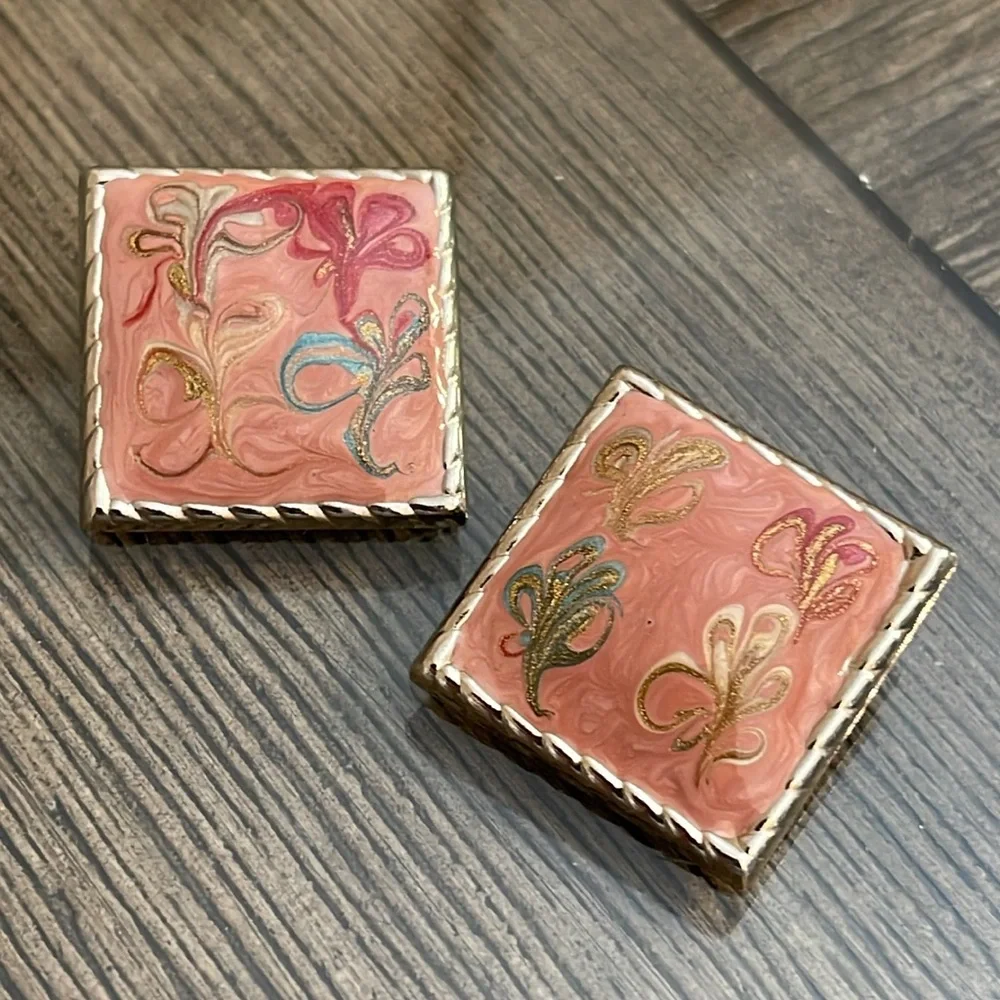 Vintage Square Rose Pink Swirled Pearlized Enamel Clip Earrings - Picture 14 of 15